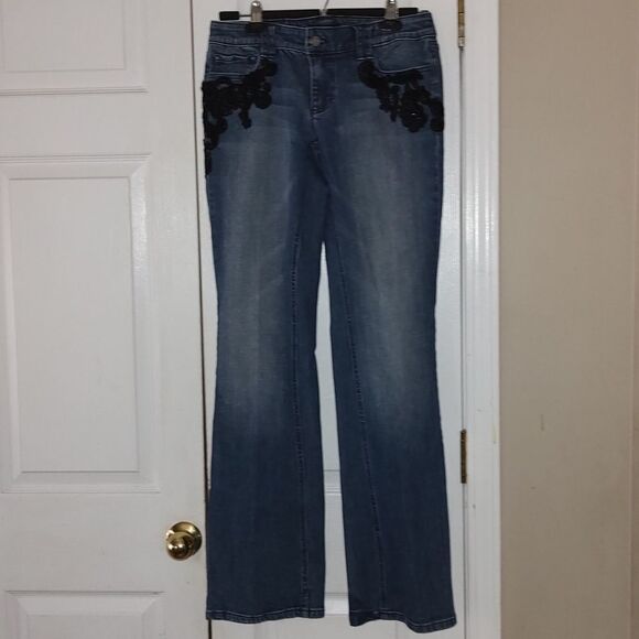 White House Black Market  Blanc Black embellished jeans  Sz 6 - Picture 1 of 8